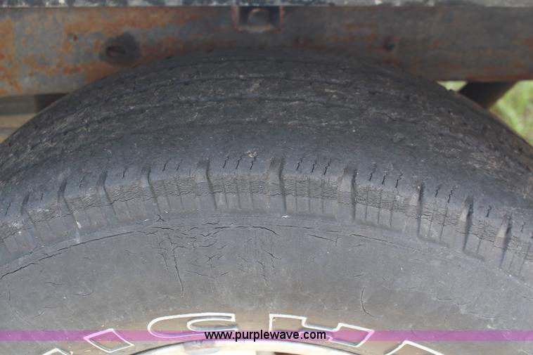 image for item J1159 1998 GMC Sierra 1500 Z71 Ext. Cab pickup truck