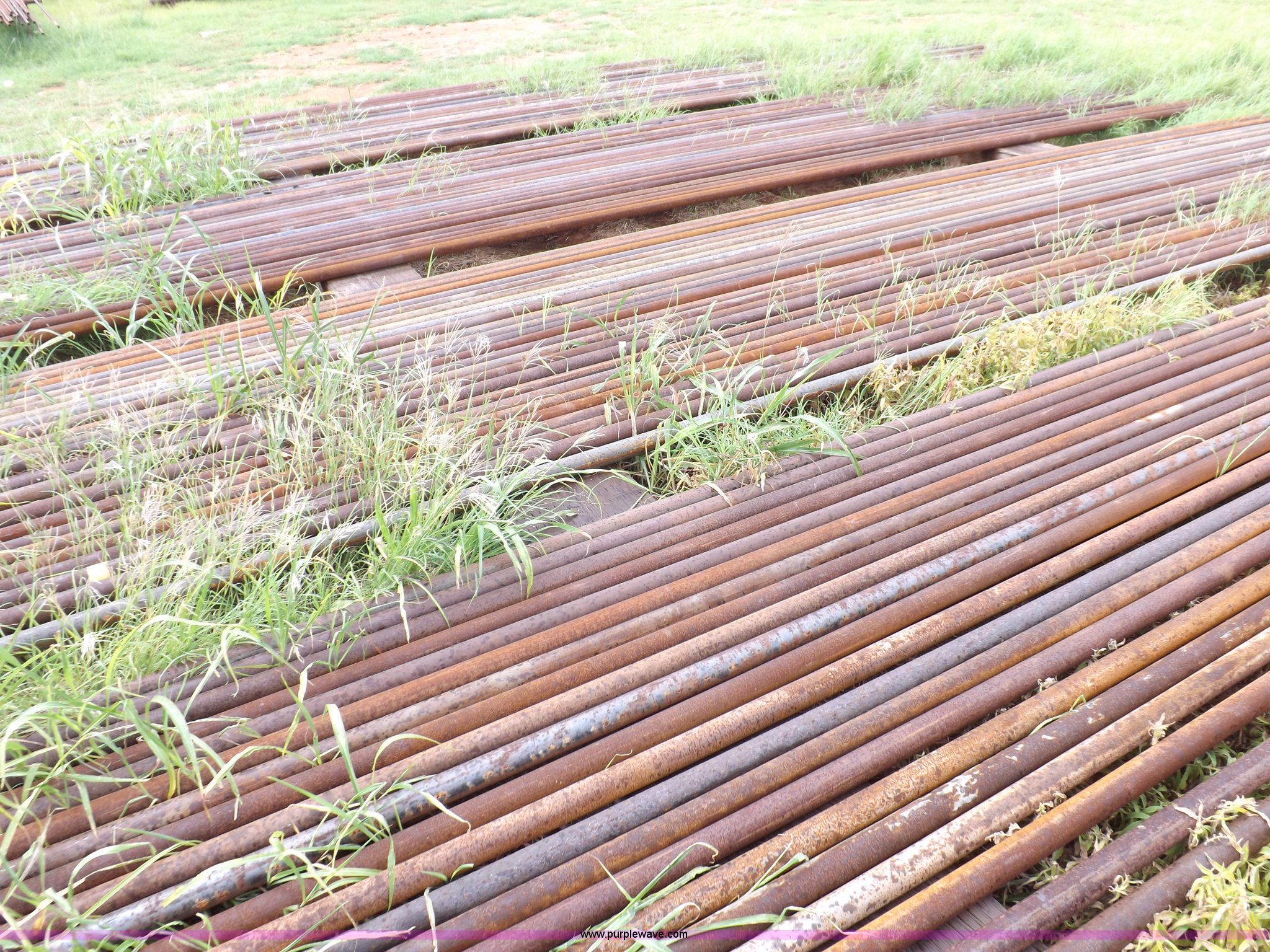 Approximately 100 oilfield pipes in Woodward, OK Item H1753 sold