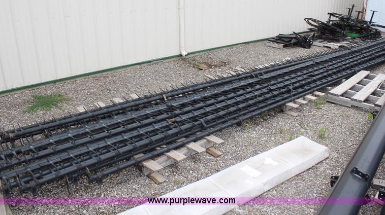 image for item AM9281 John Deere 30' fingered pickup reel