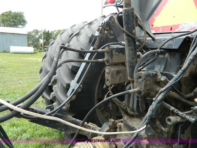 image for item AX9721 1998 New Holland 595 large square baler