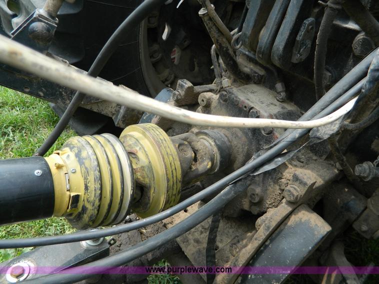 image for item AX9721 1998 New Holland 595 large square baler