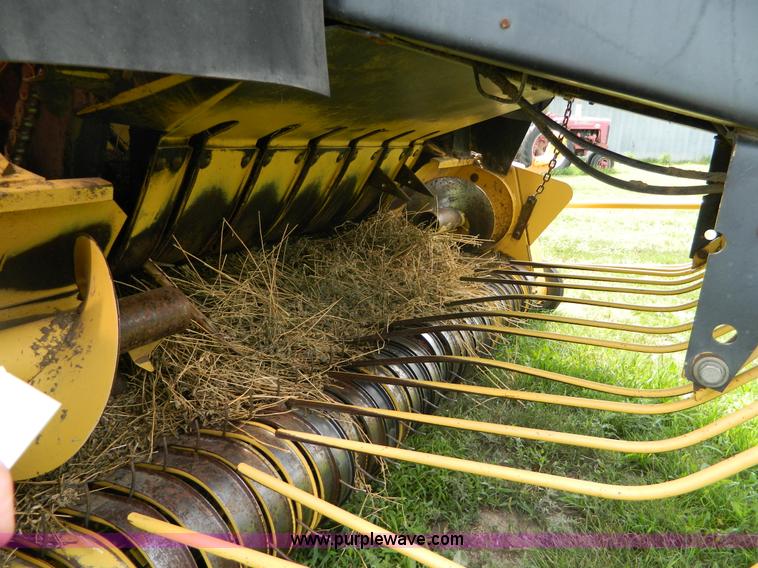 image for item AX9721 1998 New Holland 595 large square baler