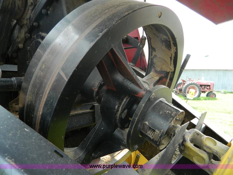 image for item AX9721 1998 New Holland 595 large square baler