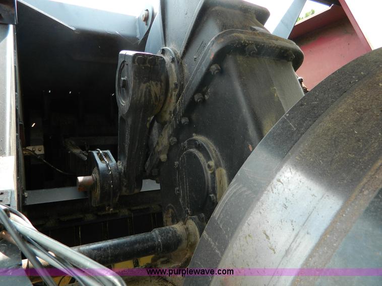 image for item AX9721 1998 New Holland 595 large square baler