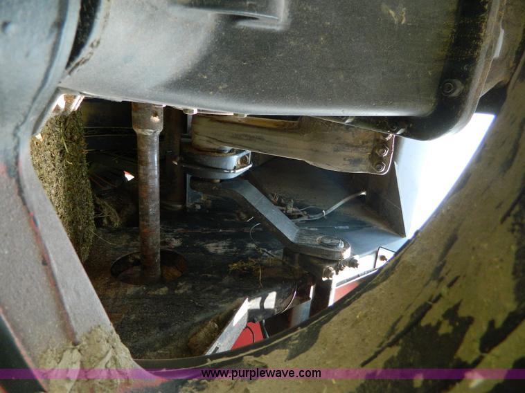 image for item AX9721 1998 New Holland 595 large square baler