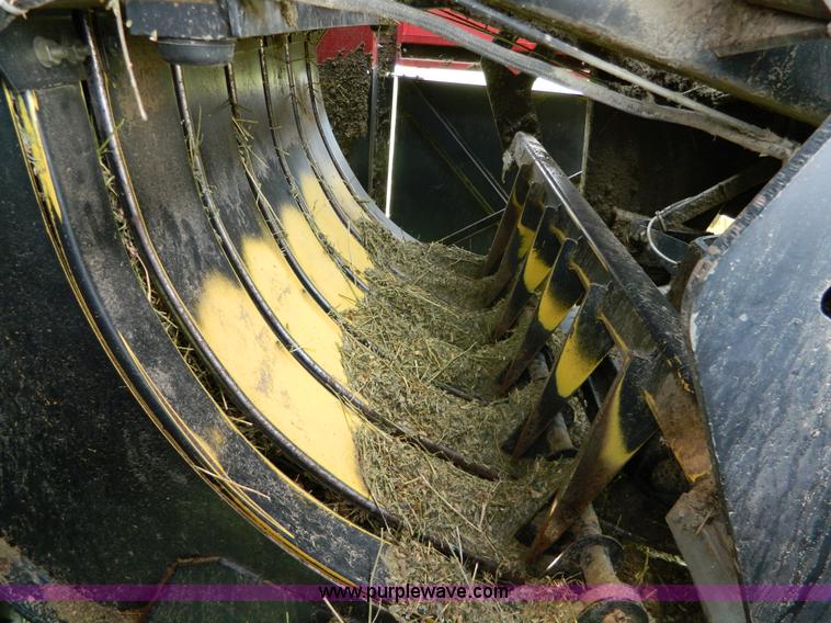 image for item AX9721 1998 New Holland 595 large square baler