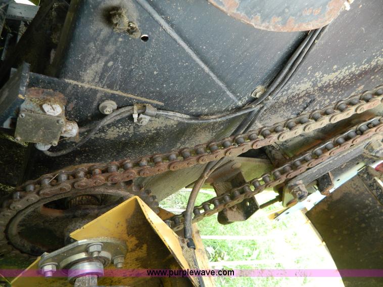 image for item AX9721 1998 New Holland 595 large square baler