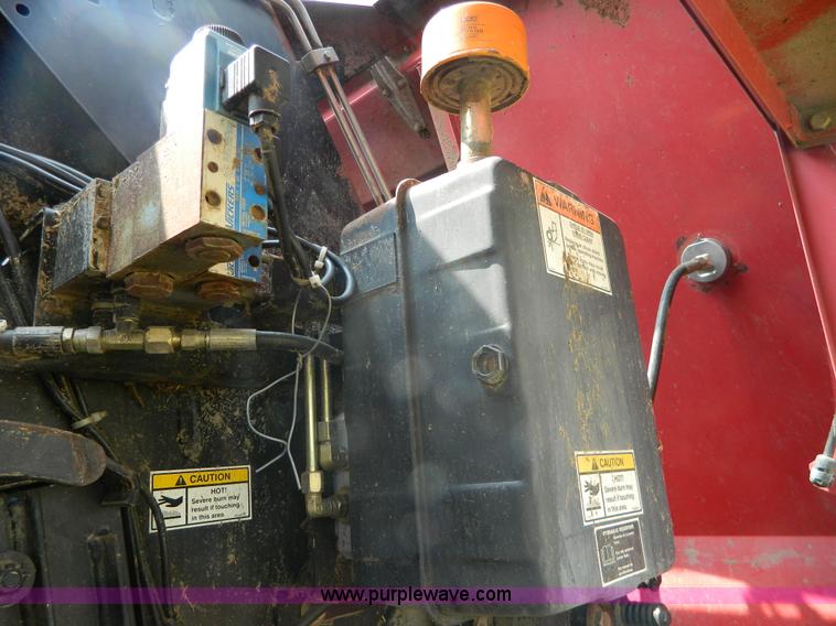 image for item AX9721 1998 New Holland 595 large square baler