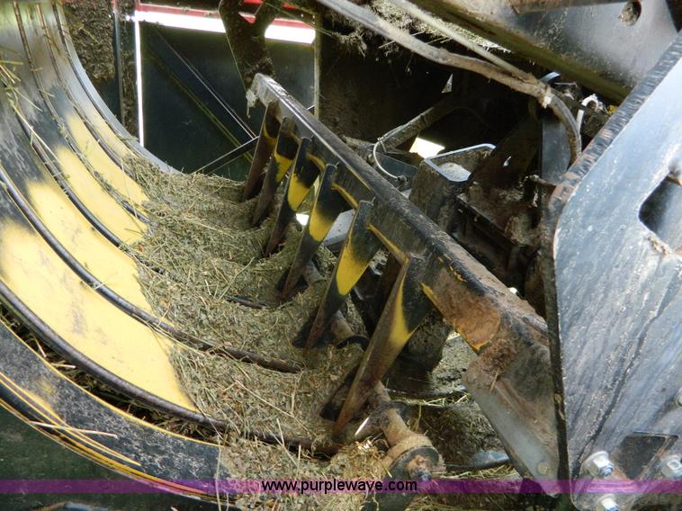 image for item AX9721 1998 New Holland 595 large square baler