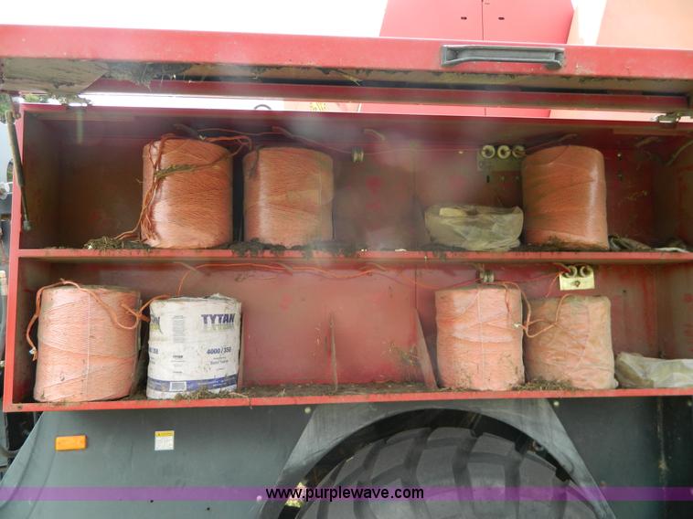 image for item AX9721 1998 New Holland 595 large square baler