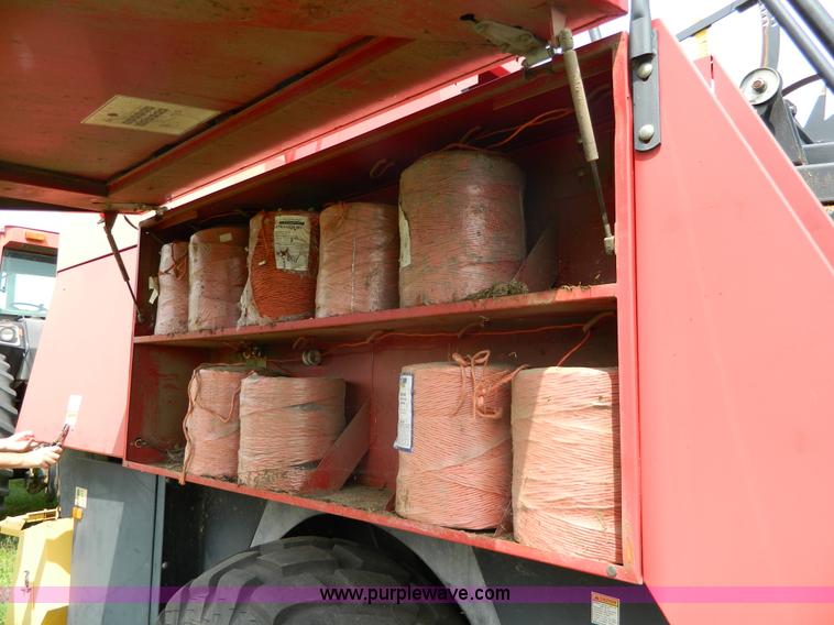 image for item AX9721 1998 New Holland 595 large square baler