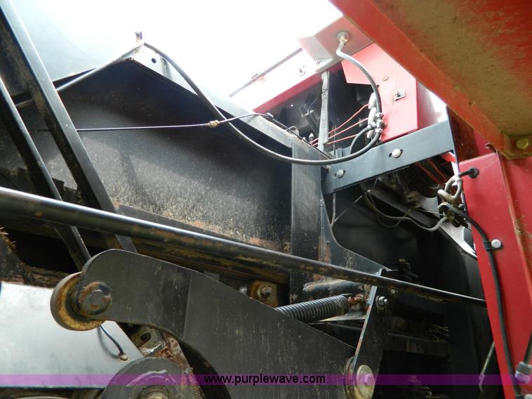 image for item AX9721 1998 New Holland 595 large square baler