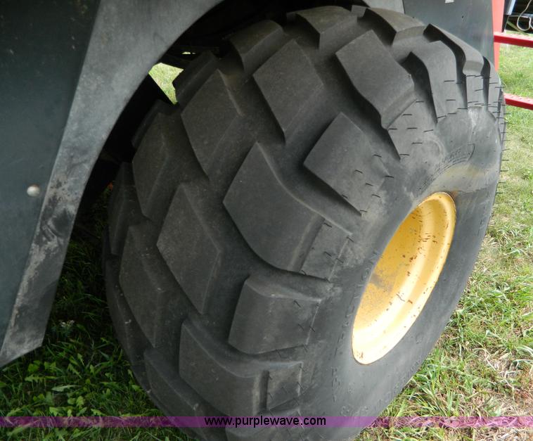 image for item AX9721 1998 New Holland 595 large square baler