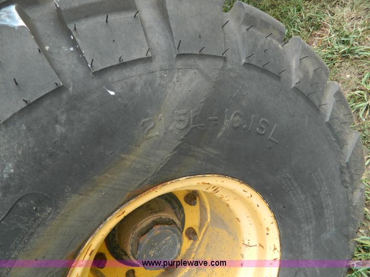 image for item AX9721 1998 New Holland 595 large square baler