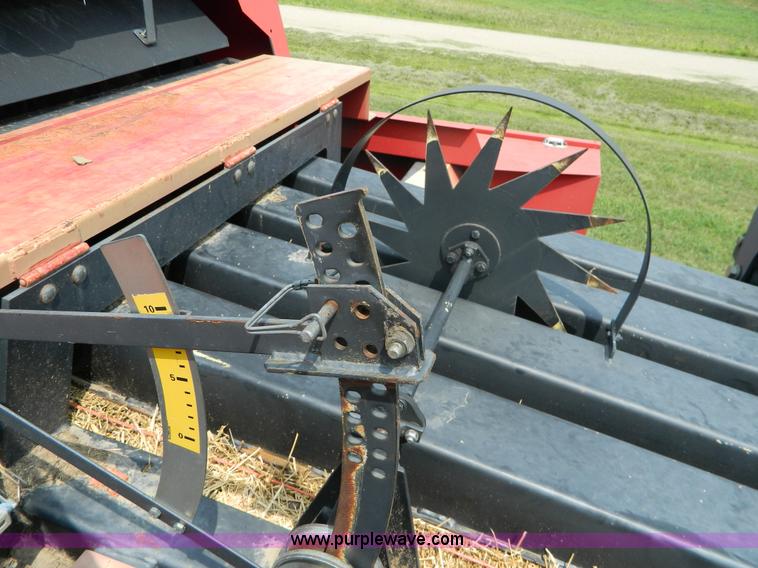 image for item AX9721 1998 New Holland 595 large square baler