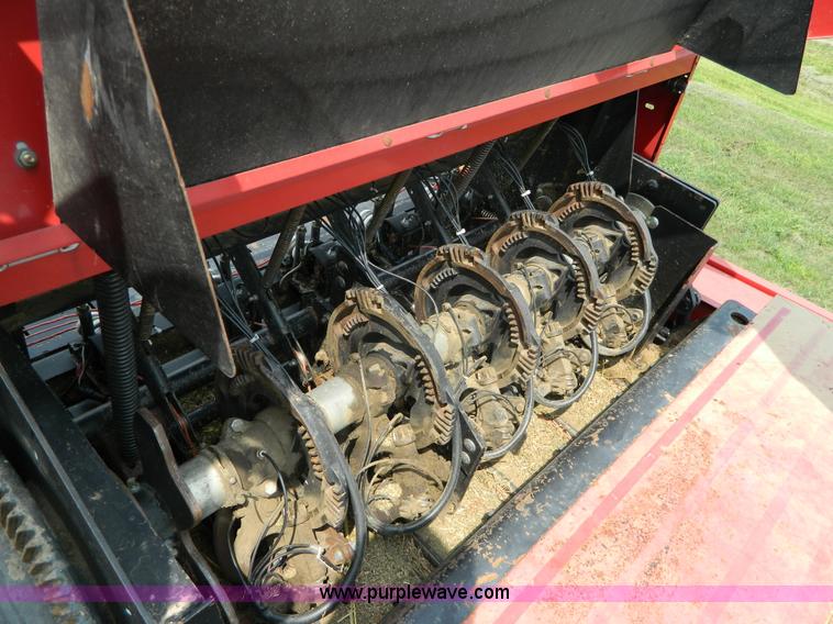 image for item AX9721 1998 New Holland 595 large square baler