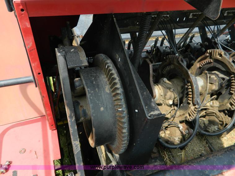 image for item AX9721 1998 New Holland 595 large square baler