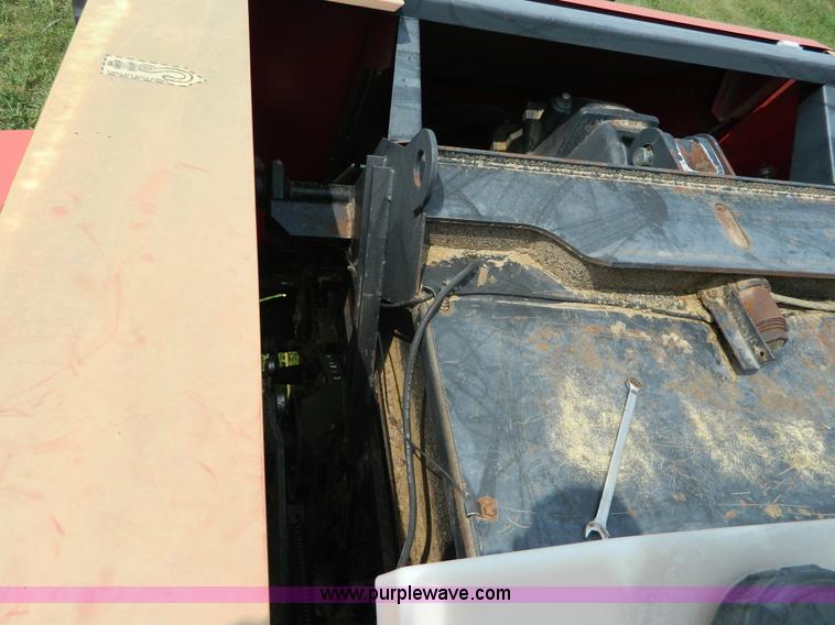 image for item AX9721 1998 New Holland 595 large square baler