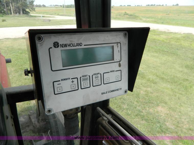 image for item AX9721 1998 New Holland 595 large square baler