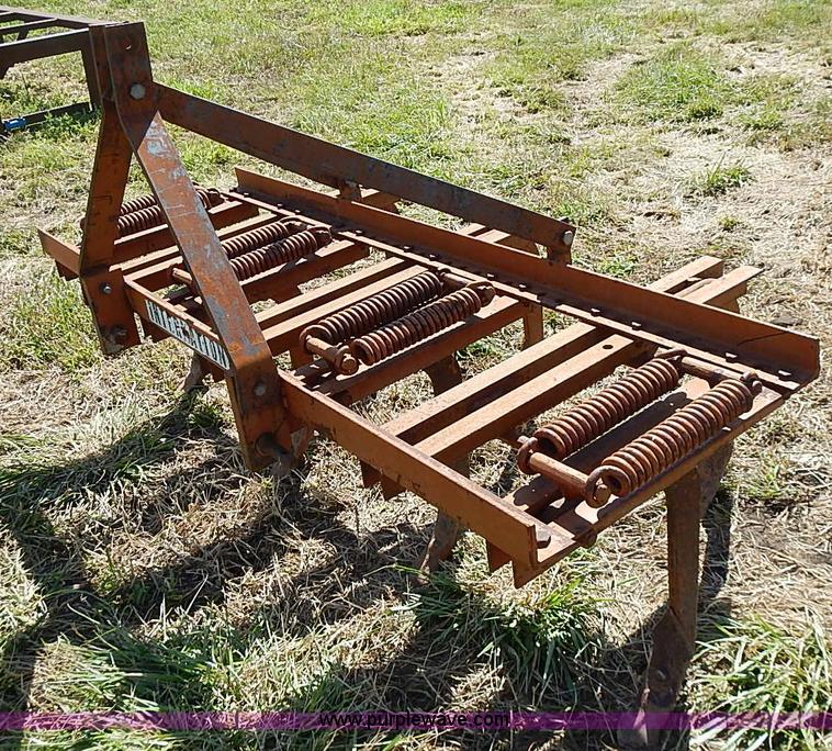 image for item BA9174 International three point chisel