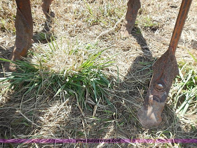 image for item BA9174 International three point chisel