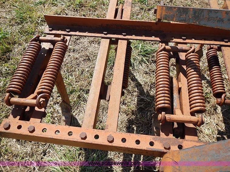 image for item BA9174 International three point chisel