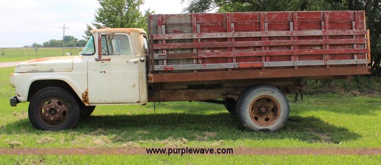 image for item BA9178 1958 Ford grain truck