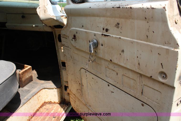 image for item BA9178 1958 Ford grain truck