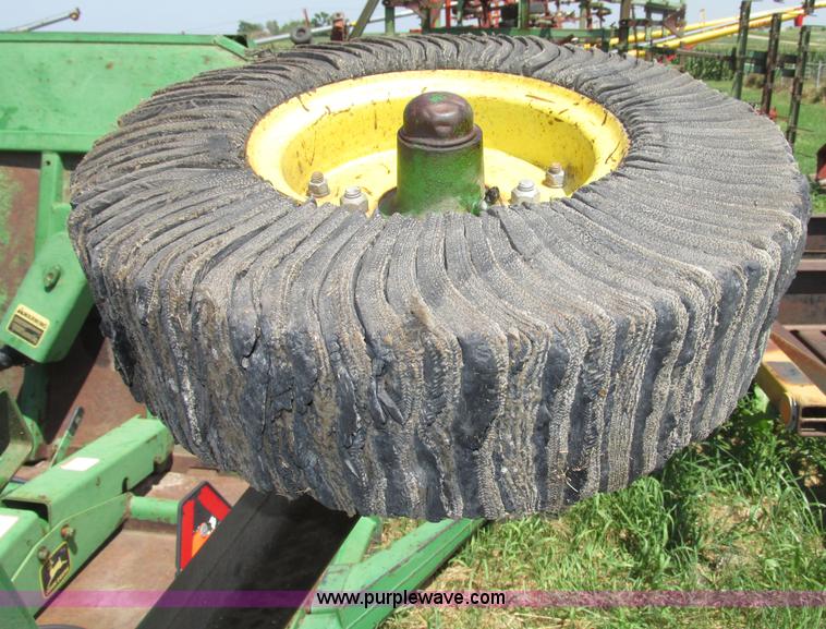 image for item D1083 John Deere 1508 batwing rotary mower