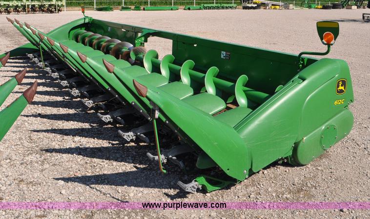 image for item F2041 2012 John Deere 612C corn head