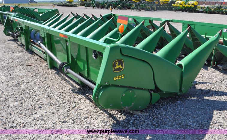 image for item F2041 2012 John Deere 612C corn head