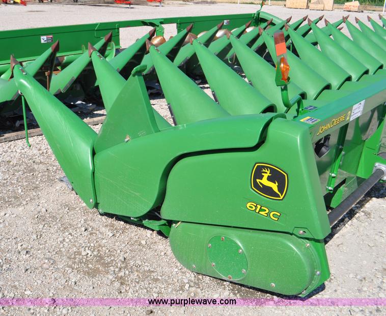 image for item F2041 2012 John Deere 612C corn head
