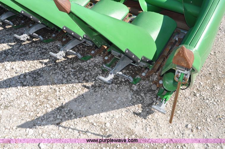 image for item F2041 2012 John Deere 612C corn head