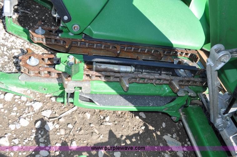 image for item F2041 2012 John Deere 612C corn head