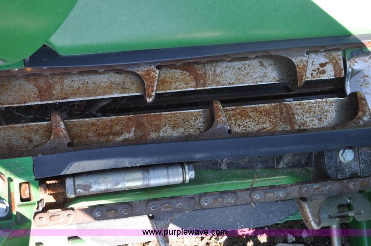 image for item F2041 2012 John Deere 612C corn head