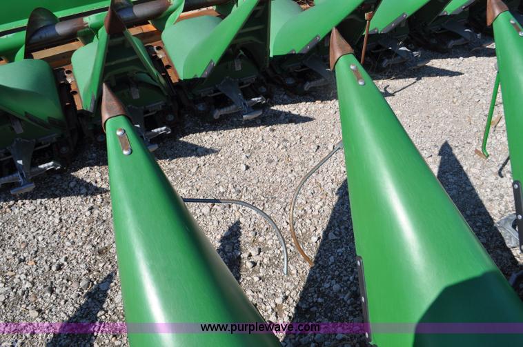 image for item F2041 2012 John Deere 612C corn head