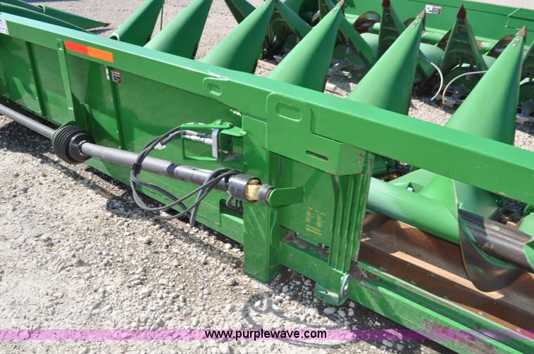 image for item F2041 2012 John Deere 612C corn head