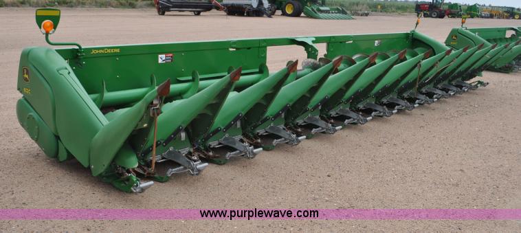 image for item F2042 2012 John Deere 612C corn head