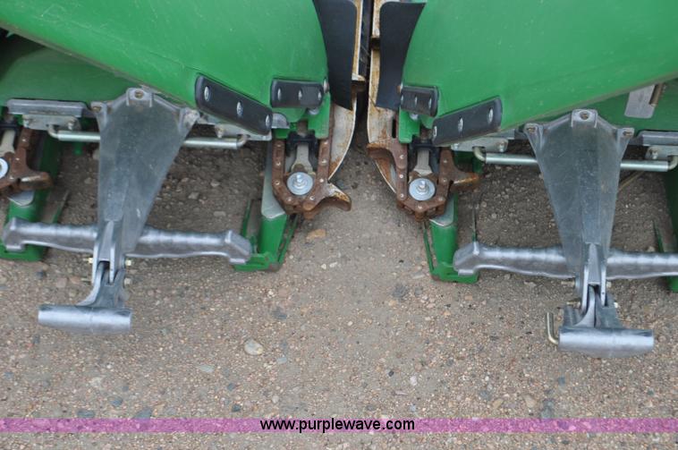 image for item F2042 2012 John Deere 612C corn head