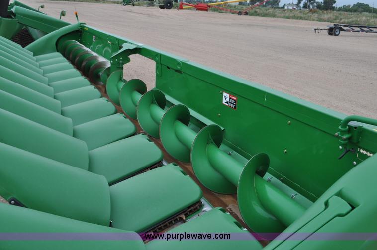 image for item F2042 2012 John Deere 612C corn head