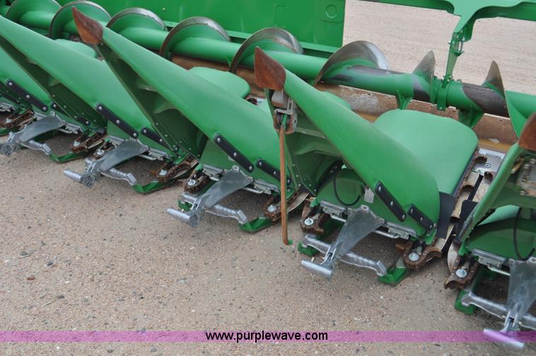 image for item F2042 2012 John Deere 612C corn head