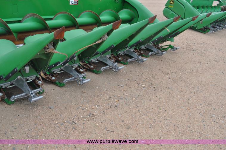 image for item F2042 2012 John Deere 612C corn head