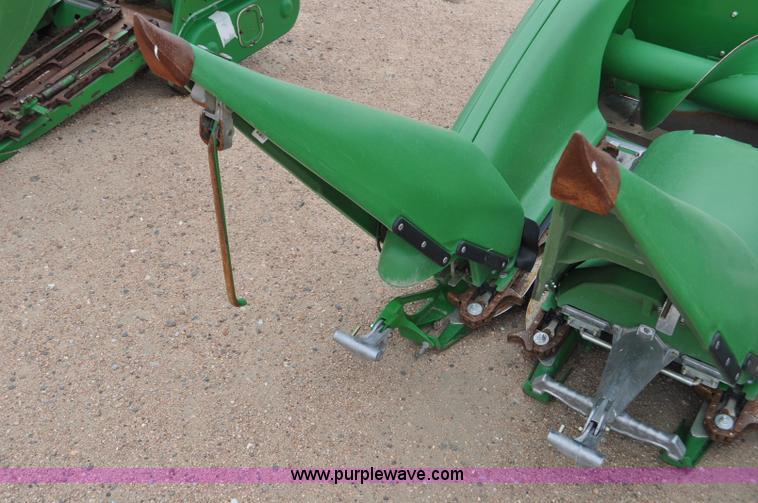 image for item F2042 2012 John Deere 612C corn head
