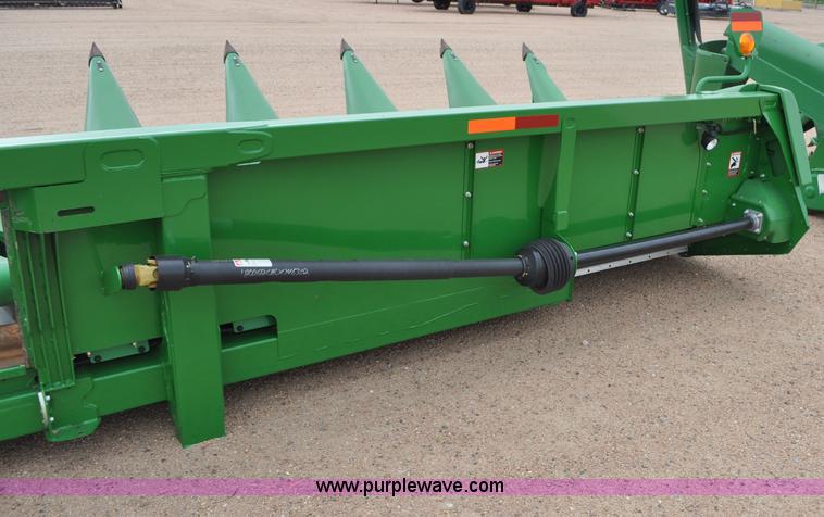 image for item F2042 2012 John Deere 612C corn head