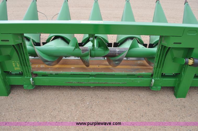 image for item F2042 2012 John Deere 612C corn head