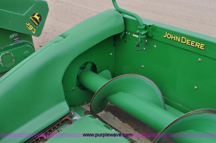 image for item F2042 2012 John Deere 612C corn head
