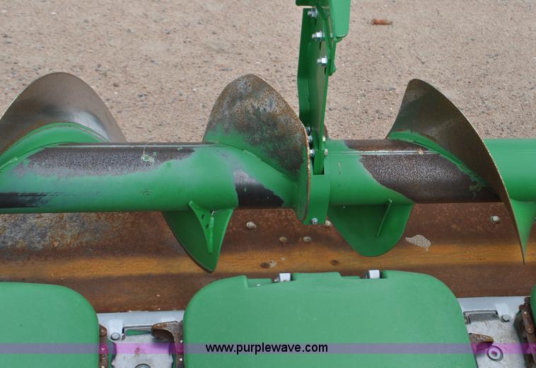 image for item F2042 2012 John Deere 612C corn head