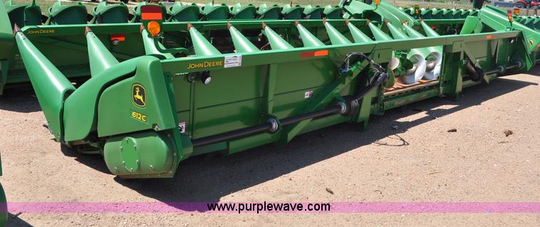 image for item F2043 2008 John Deere 612C corn head