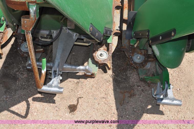 image for item F2043 2008 John Deere 612C corn head