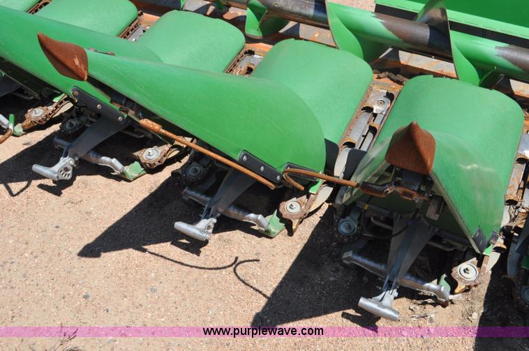 image for item F2043 2008 John Deere 612C corn head